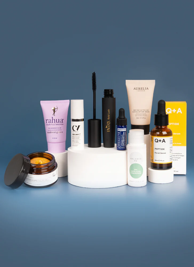 The Treat Yourself Exclusive Discovery Box 8 items
